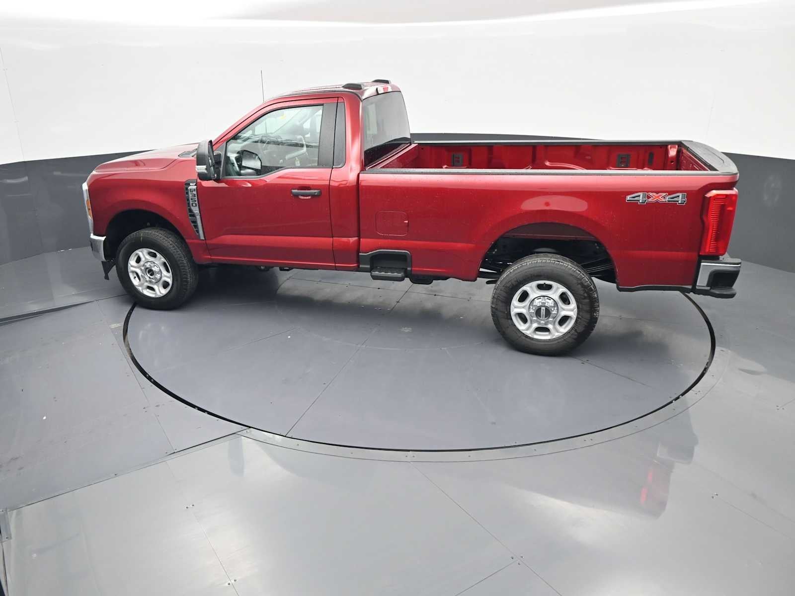 2026 Ford Super Duty F-350 SRW XLT