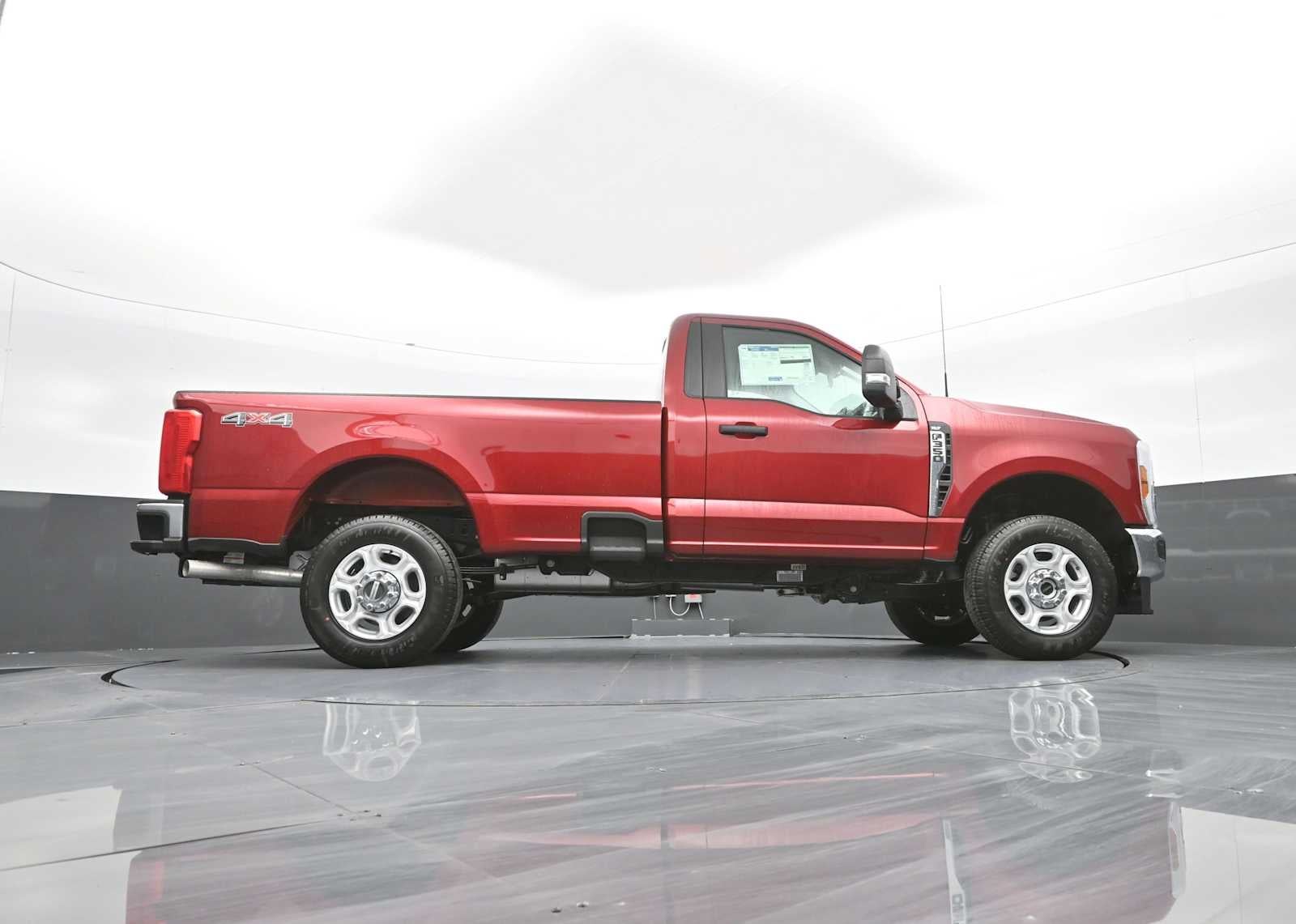 2026 Ford Super Duty F-350 SRW XLT