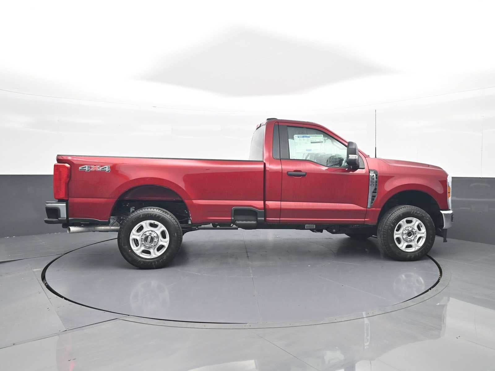 2026 Ford Super Duty F-350 SRW XLT