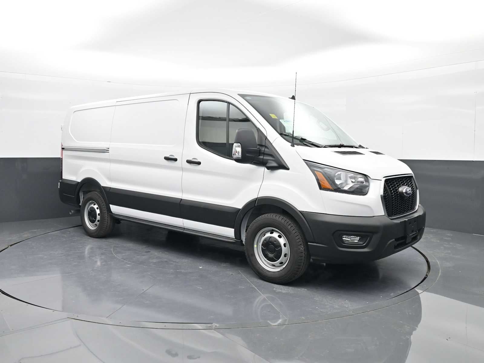 2025 Ford Transit Base