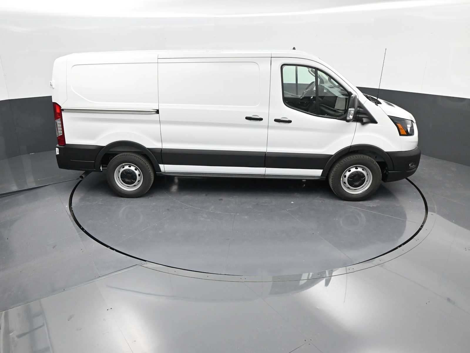 2025 Ford Transit Base