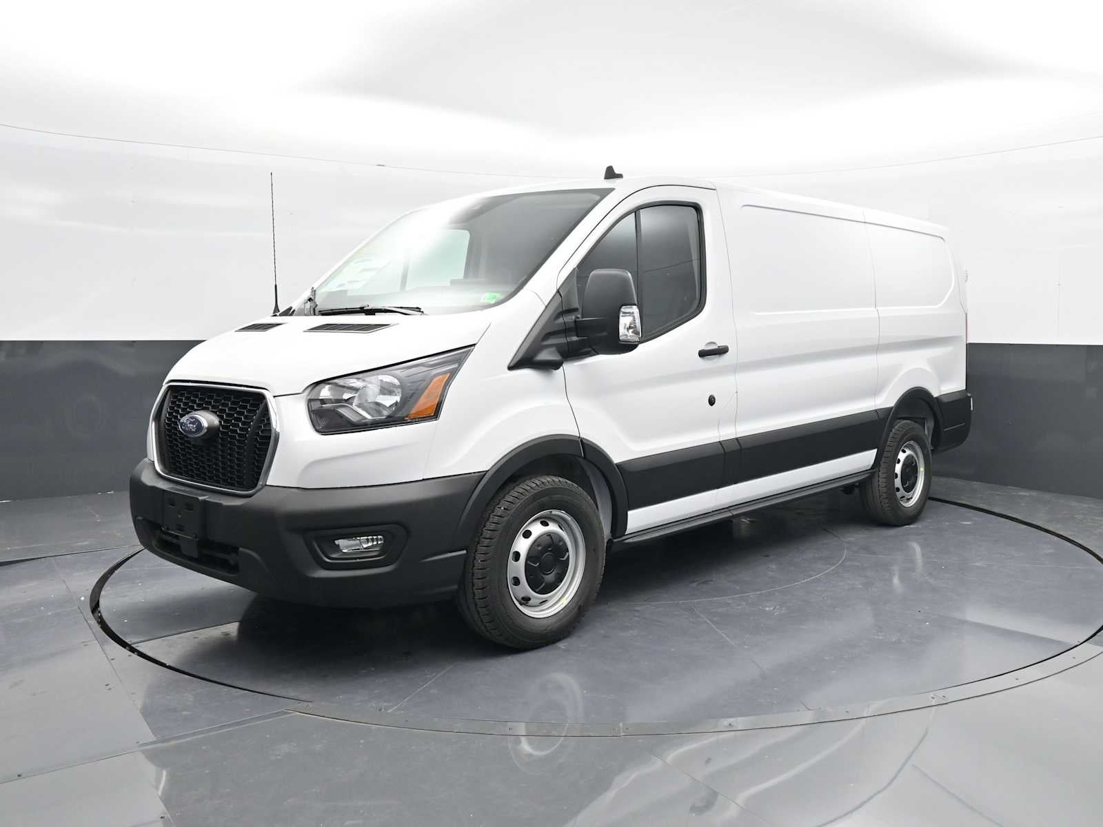 2025 Ford Transit Base