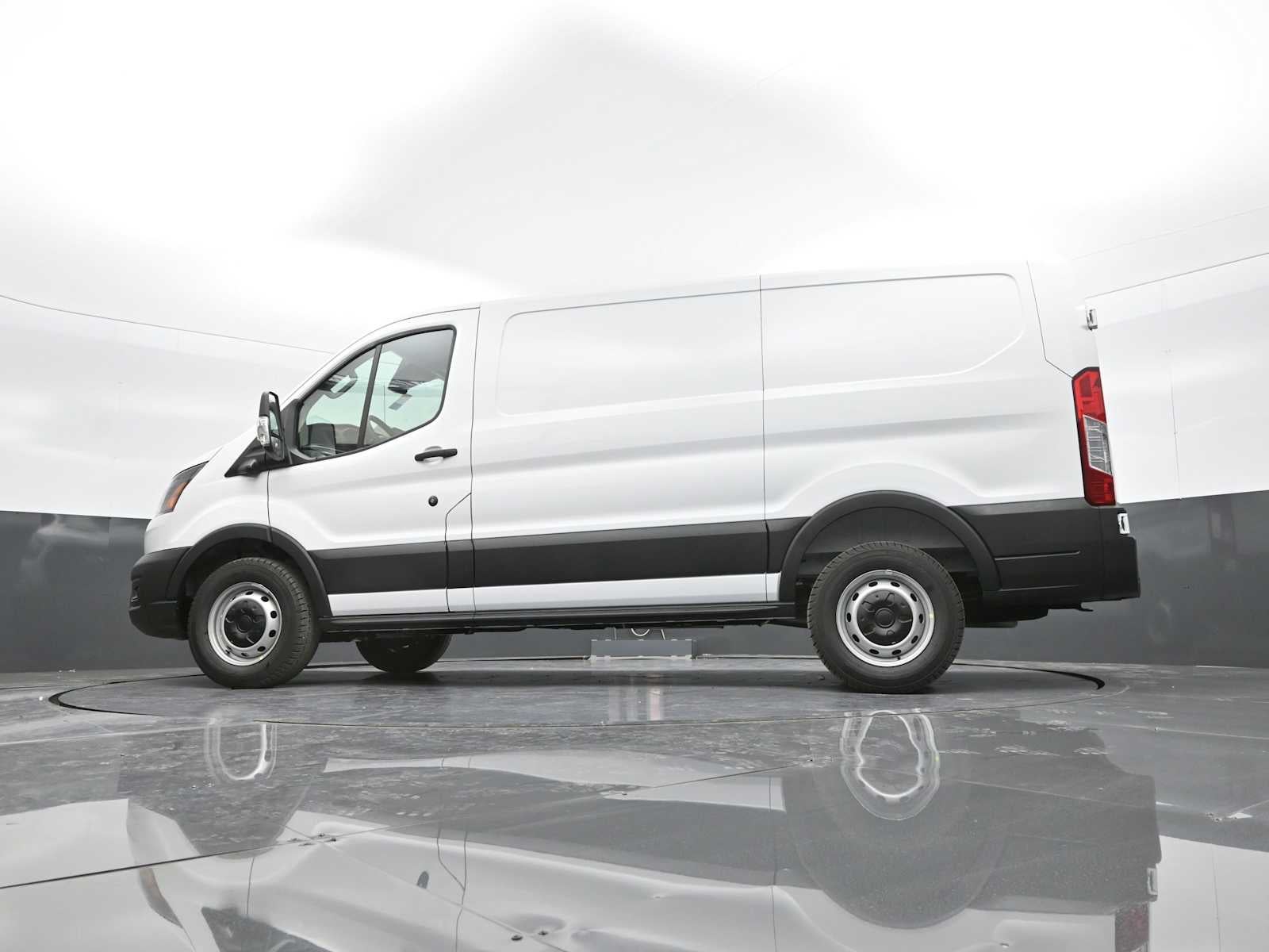 2025 Ford Transit Base