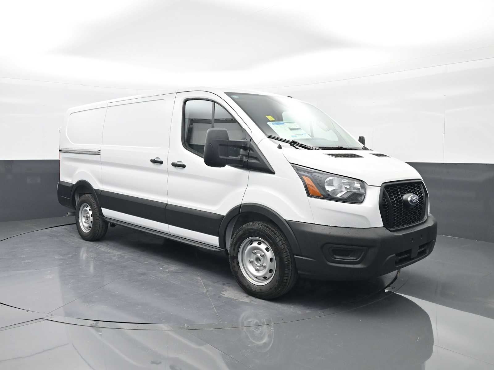 2025 Ford Transit Base