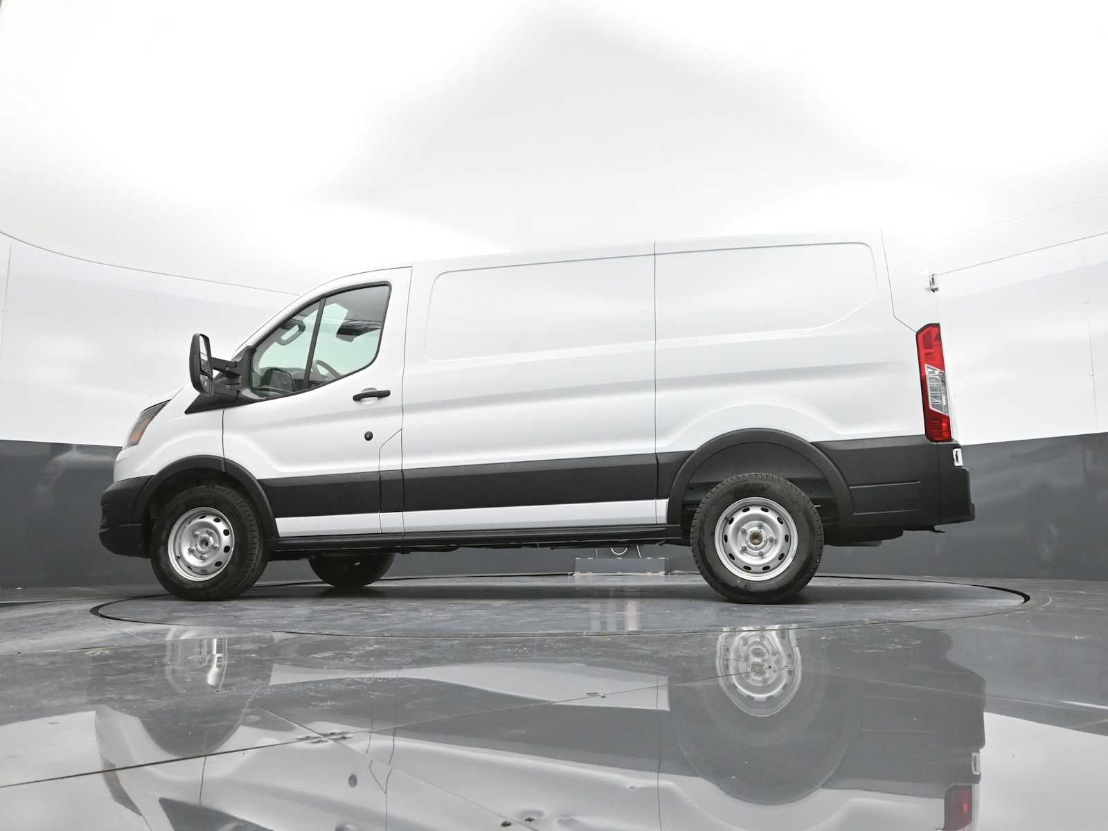 2025 Ford Transit Base