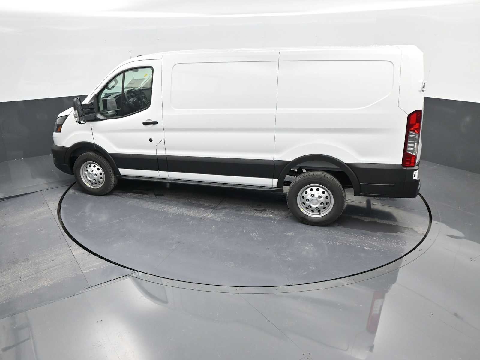 2025 Ford Transit Base
