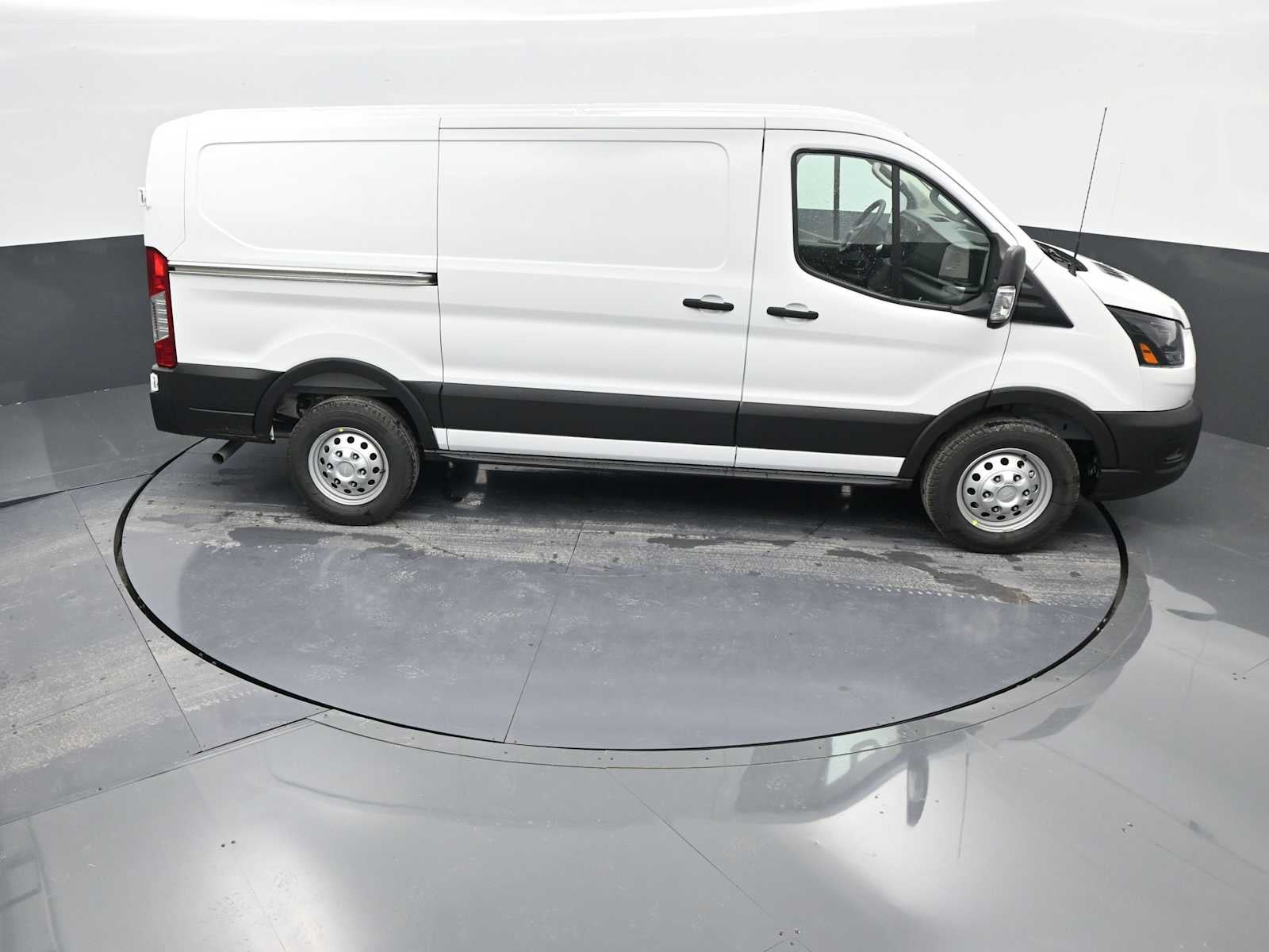 2025 Ford Transit Base