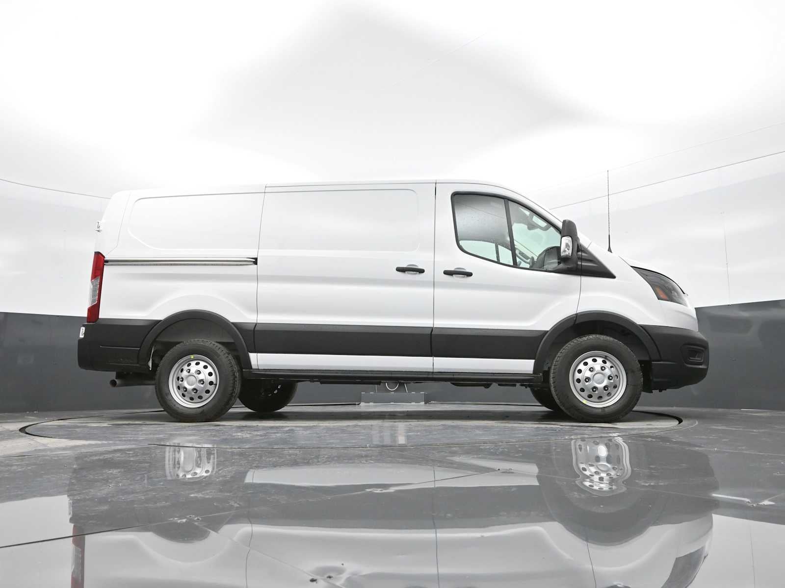 2025 Ford Transit Base